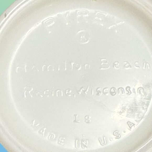 Set of 2 Vintage Pyrex for Hamilton Beach Milk Glass Mixing Bowls - Picture 4 of 10